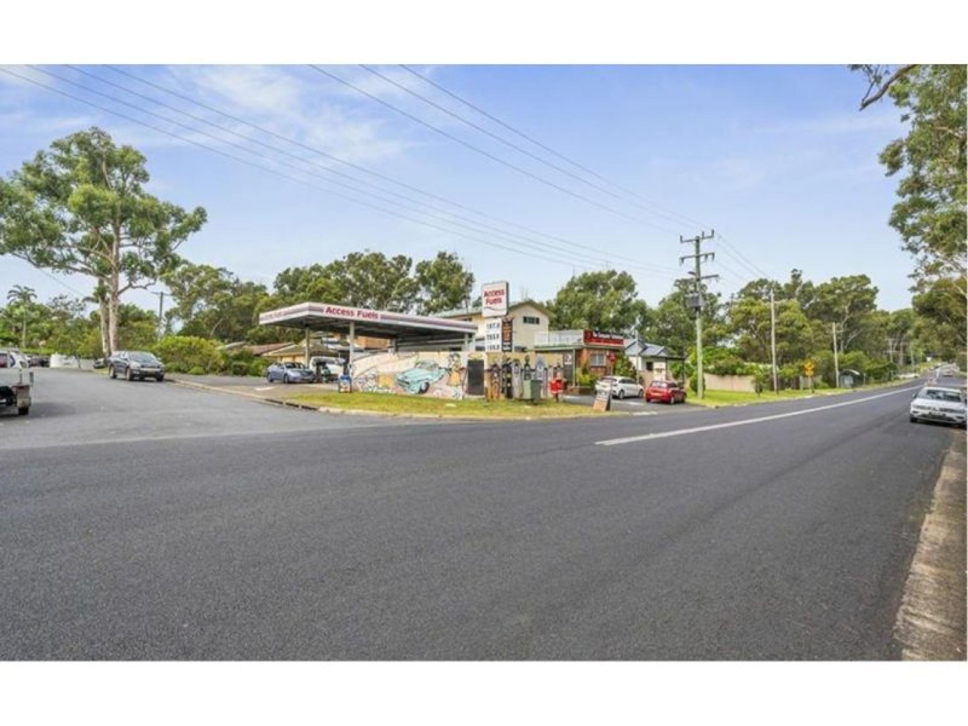 Fully Leased Multi-income Freehold 688482 2
