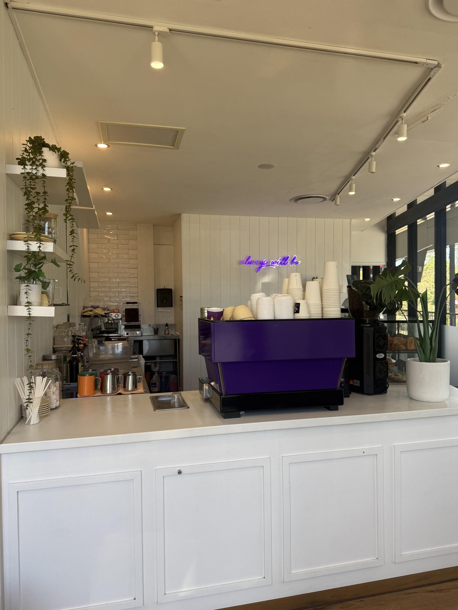 Immaculate Fully Fitted Cafe| 688511 2