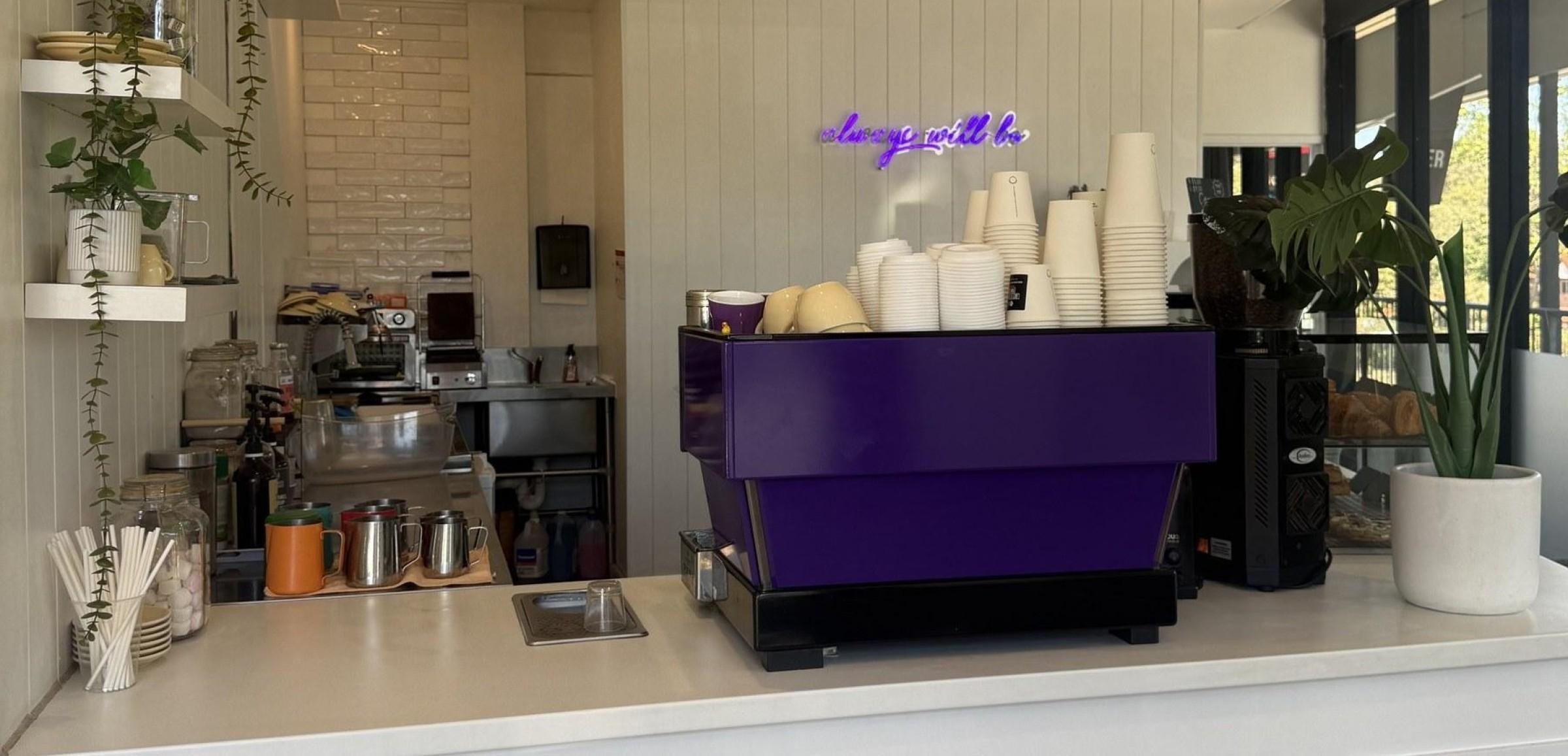 Immaculate Fully Fitted Cafe| 688511 1