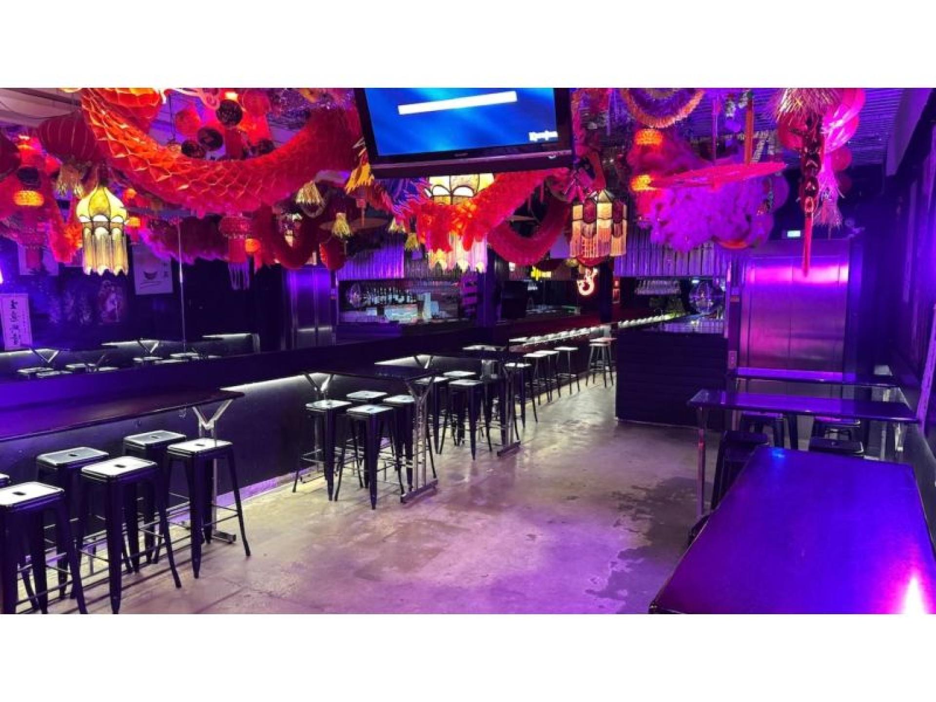Heroes Bar 688532 3
