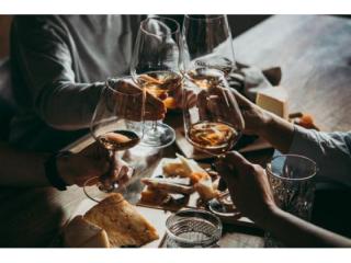 HIGHLY PROFITABLE BAR / RESTAURANT