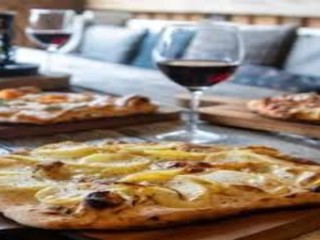 4 day Licensed Pizza Bar Pt Elliot $98,000 +SAV