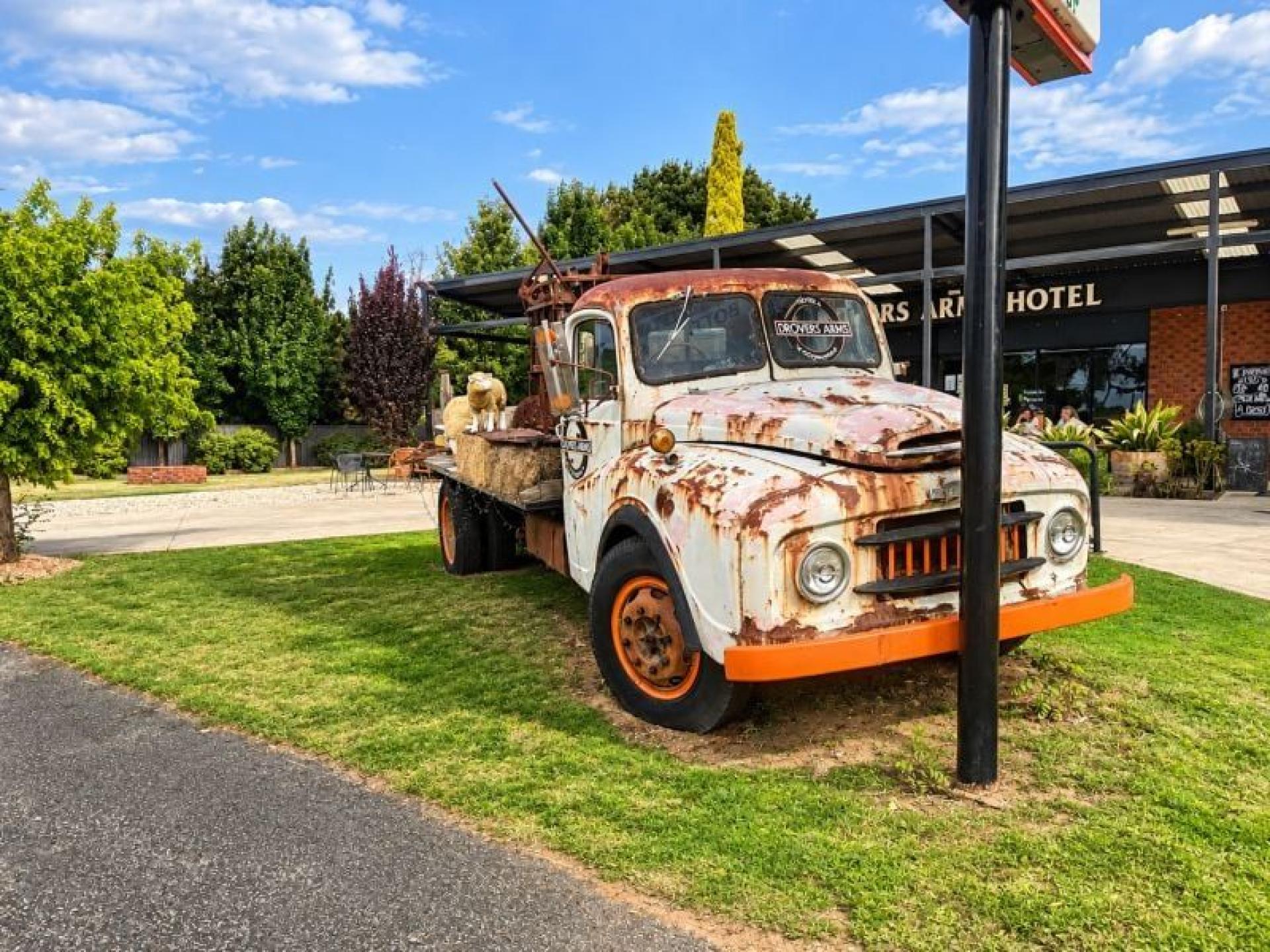 Drovers Arms Hotel - 688837 1