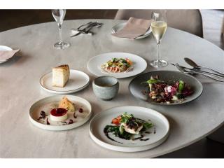 ICONIC WATERFRONT RESTAURANT - FULLY MANAGED, AIRLIE BEACH