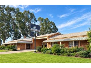 LEASEHOLD - Settlement Motor Inn, Deniliquin NSW - 1P0624