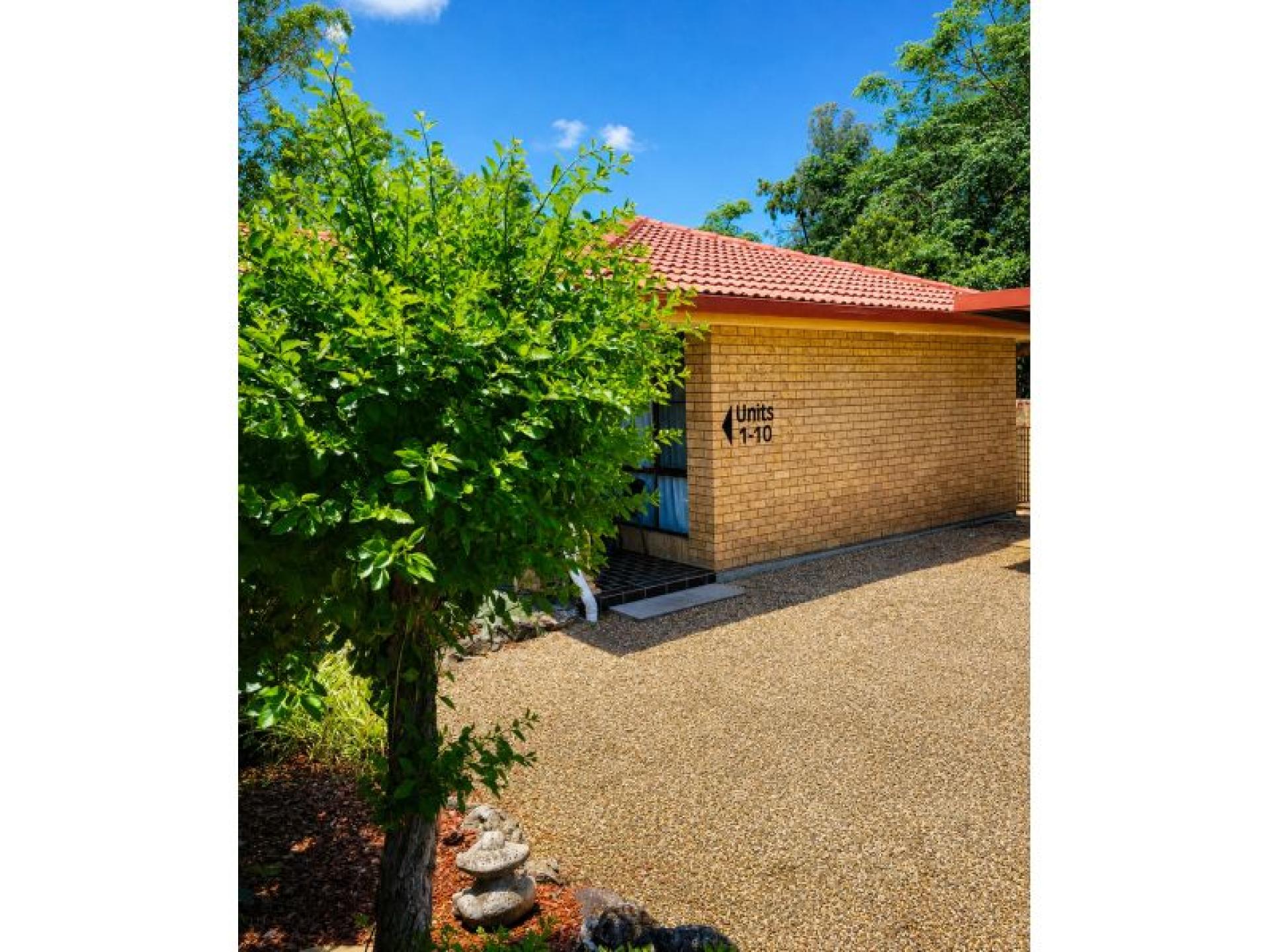 Freehold Motel Located In 688874 2