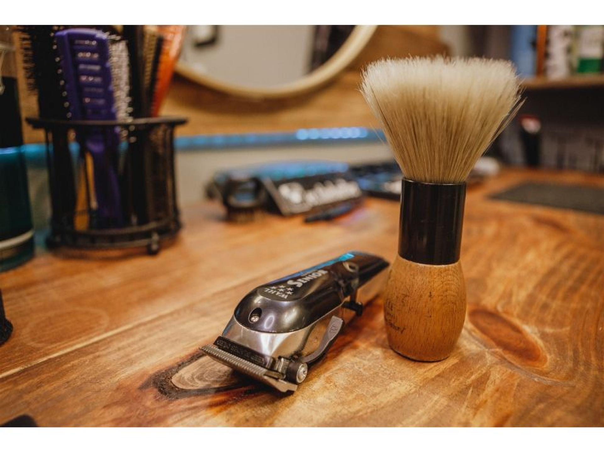 Well Established Premium Barbershop 688934 2