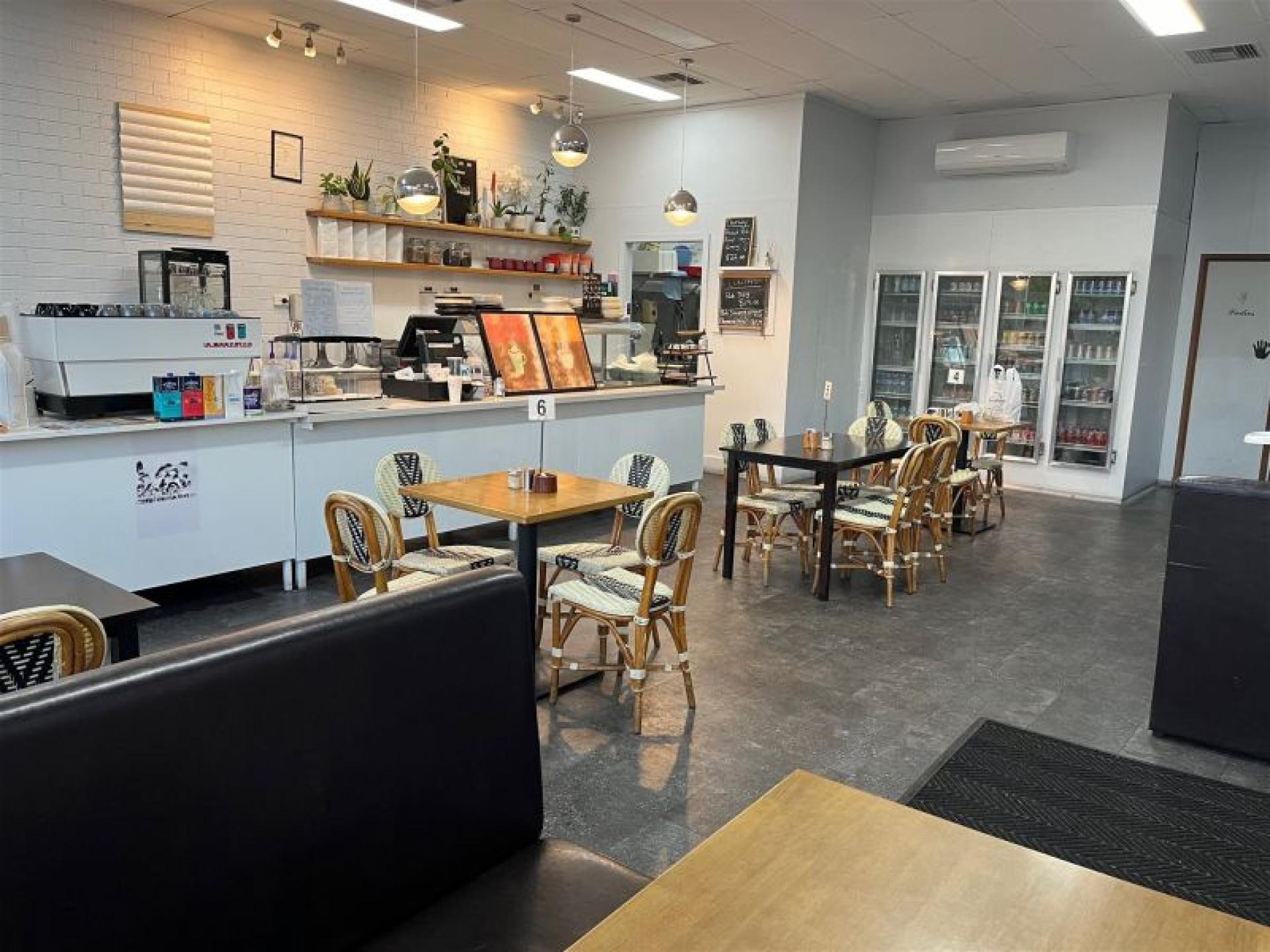Cafe / Takeaway 688935 2