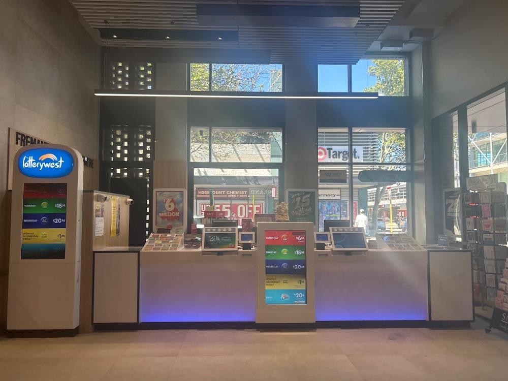 High-traffic Turn-key Kiosk | 689081 1