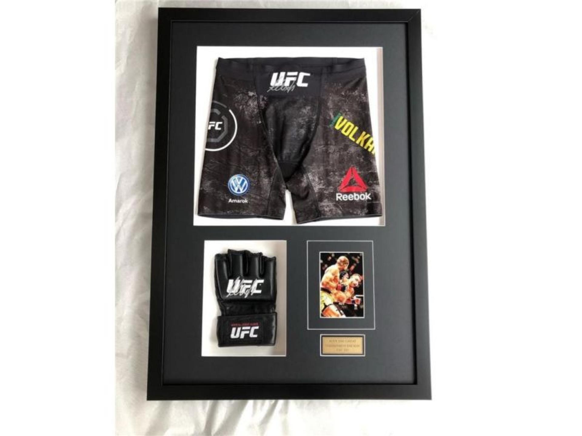 Established Picture Framing & 689153 2