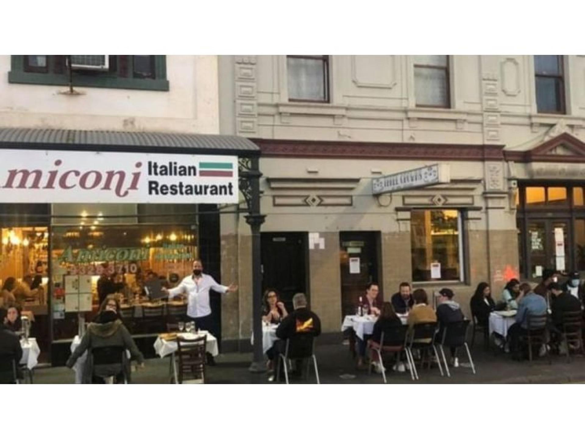 Amiconi Restaurant – West 689162 3
