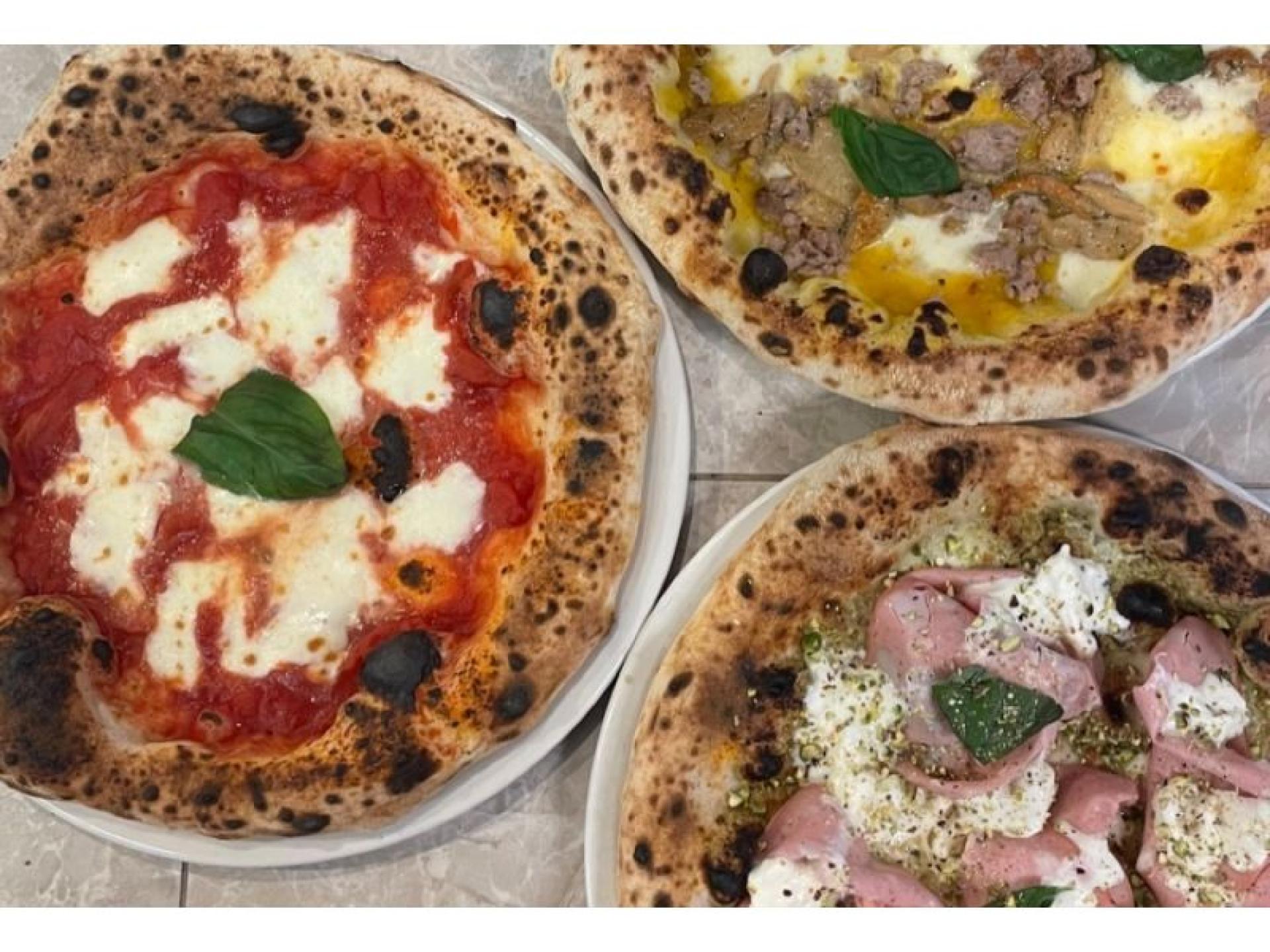 Italian Pizzeria With Strong 689175 2