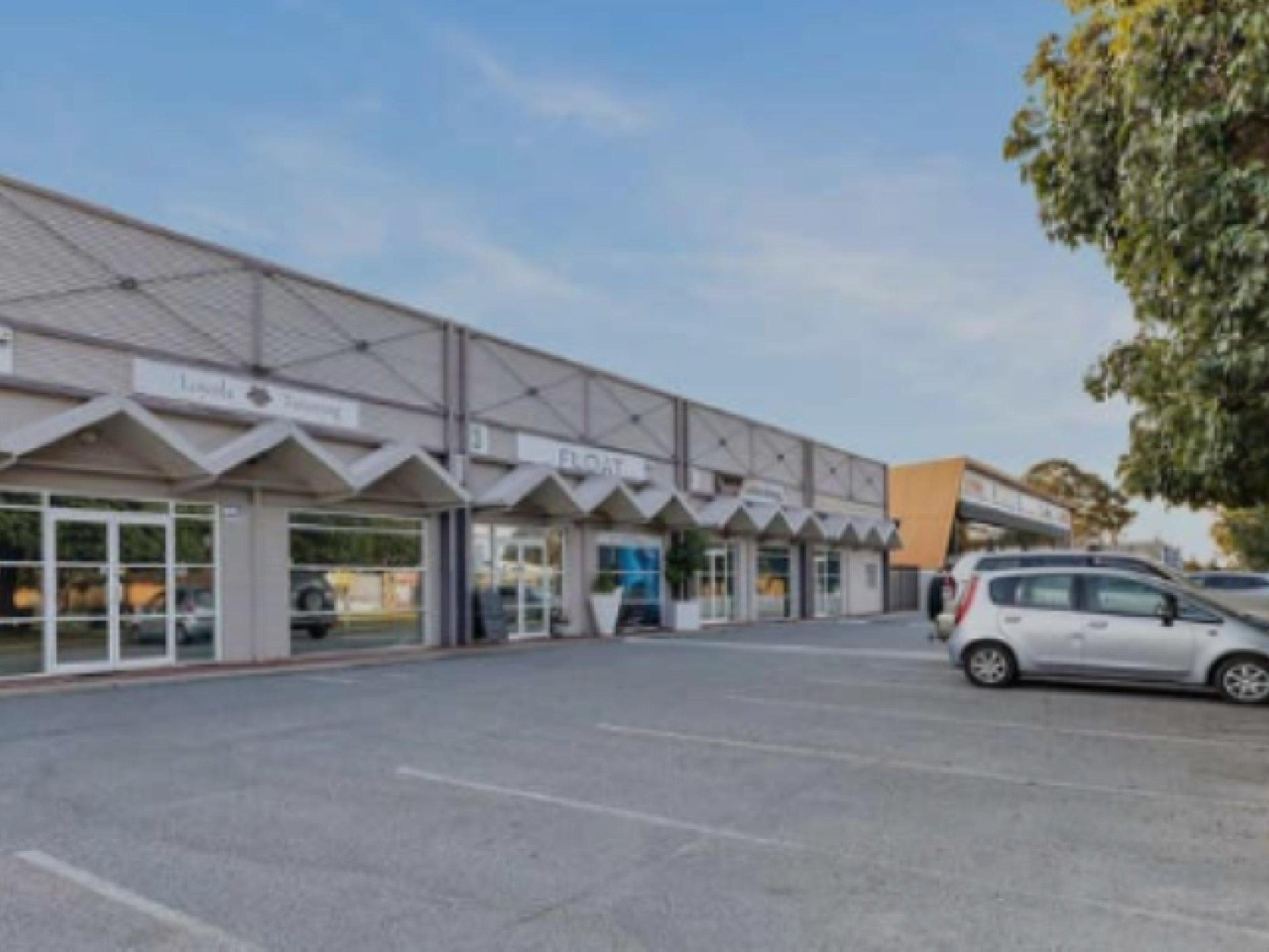 Freehold Commercial Kitchen With 689314 1