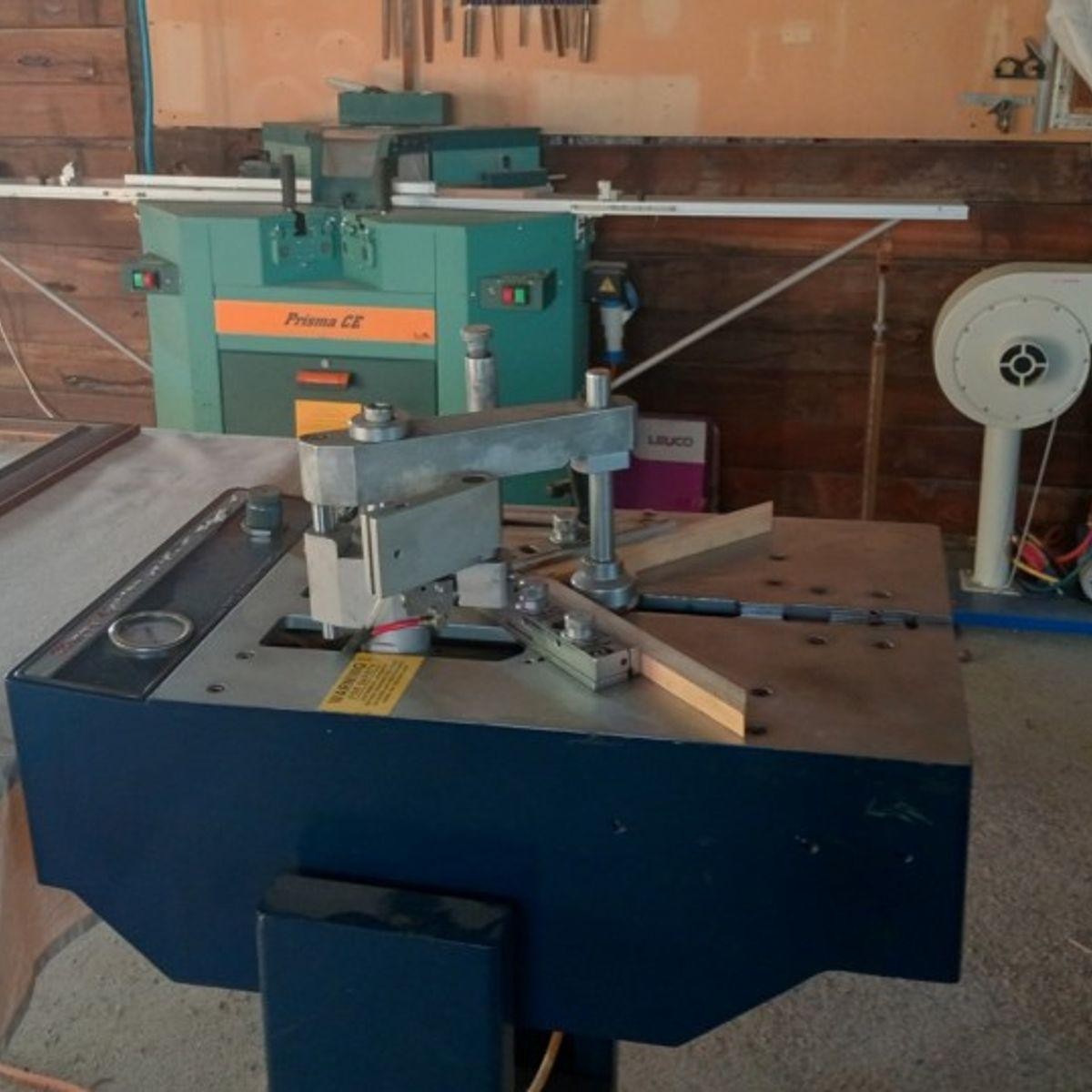 Long-established Picture Framing Business 689432 3