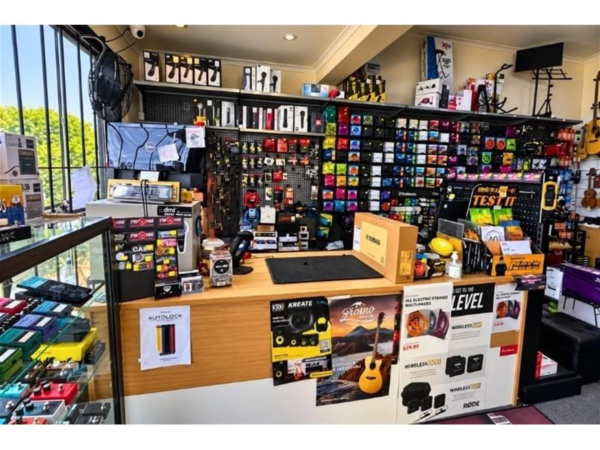 Music Workshop & Freehold 689506 2