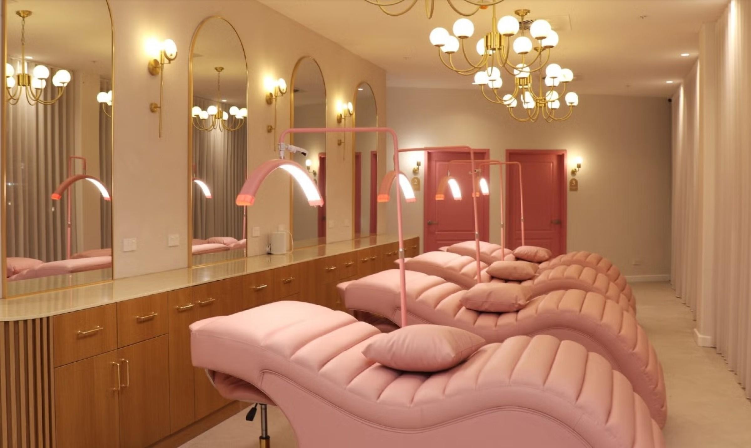 Premium Beauty Salon Mount 689638 3