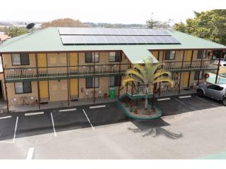 CENTRAL QLD COASTAL FREEHOLD MOTEL - 2917MF