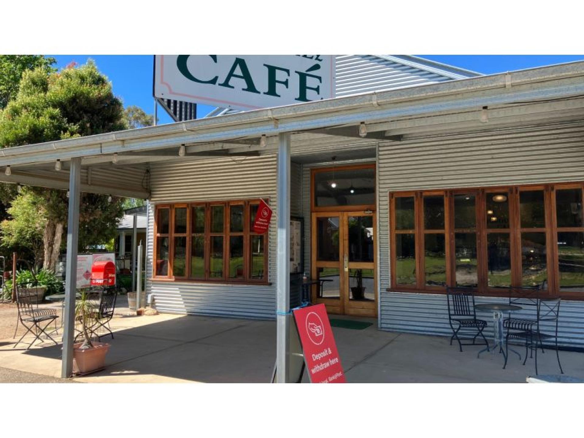 Established Country Café General 689864 2
