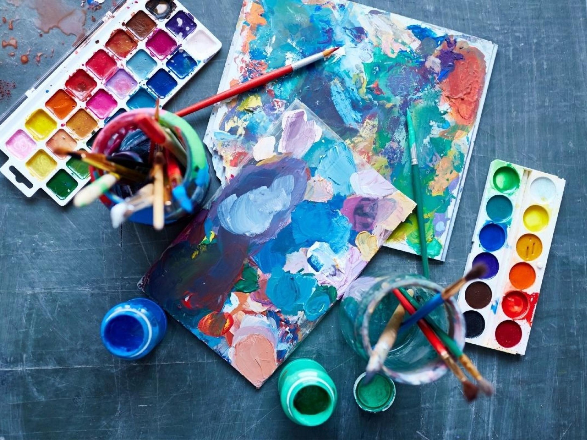 Multi-location Art Supplies Retailer 689934 3