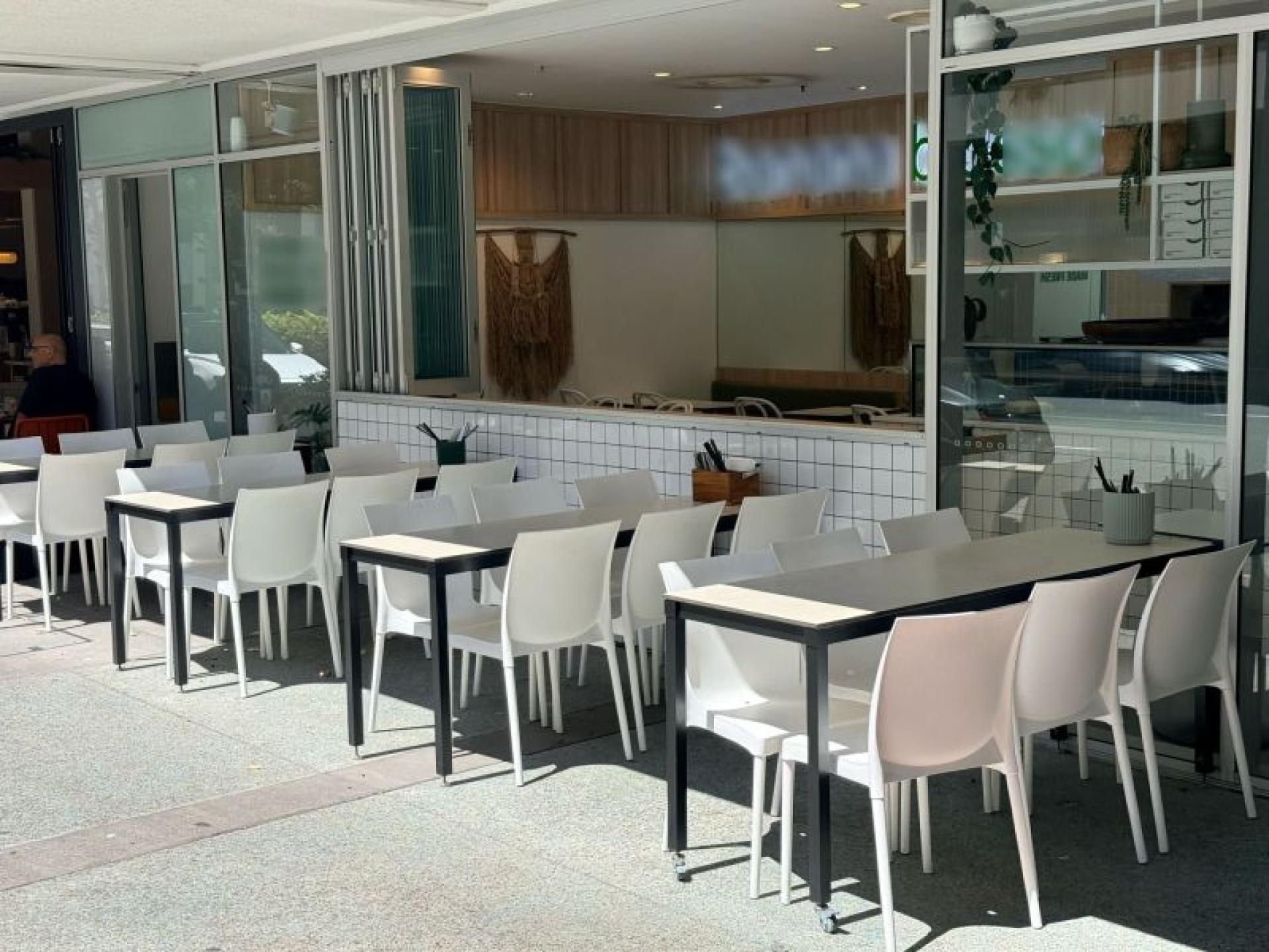 Licensed Corner Restaurant 60+ 689951 3