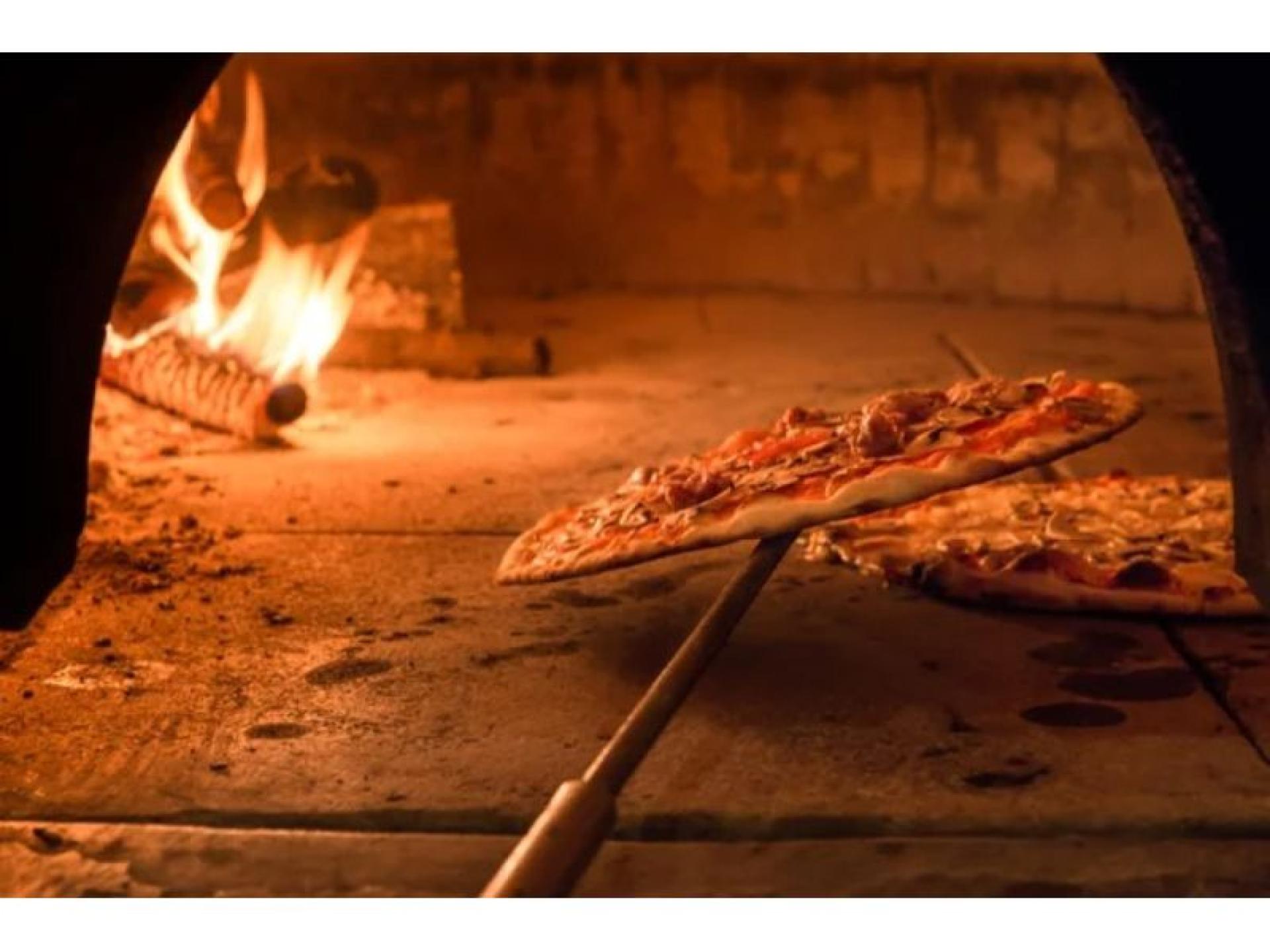 Italian Restaurant And Takeaway 690005 2