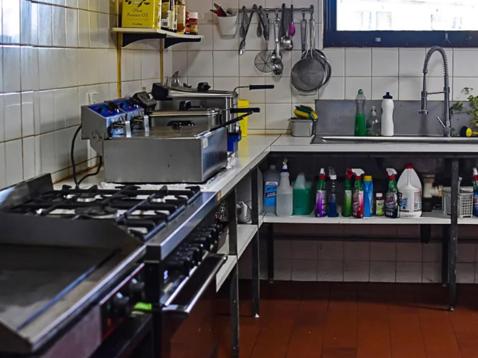 Tavern Pub & Accommodation 690044 3