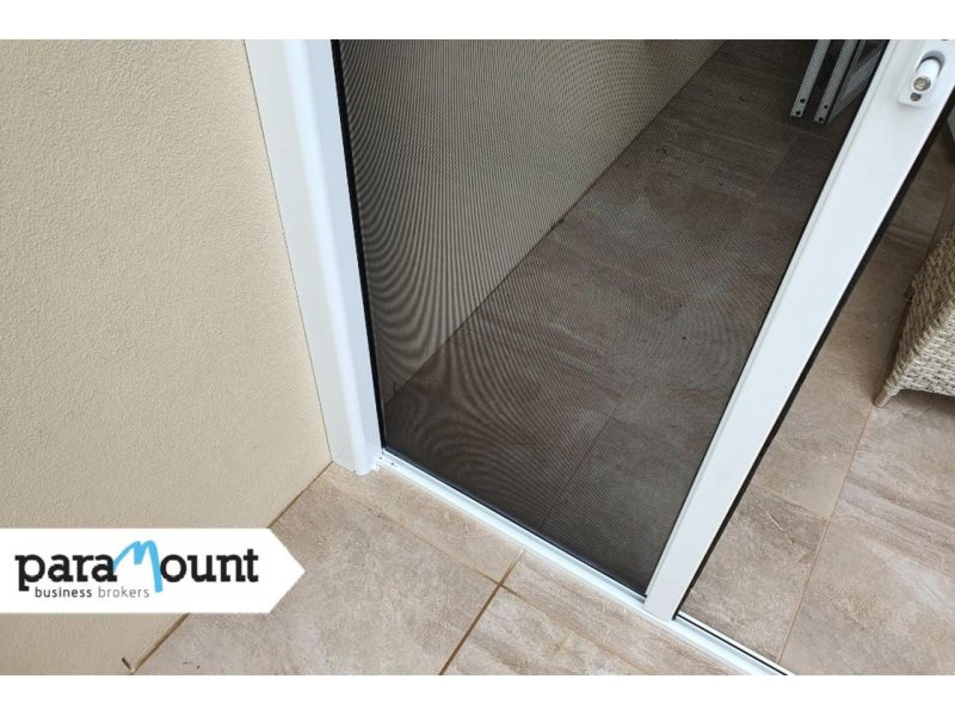 Leading Retractable Screen Manufacturer 690399 1